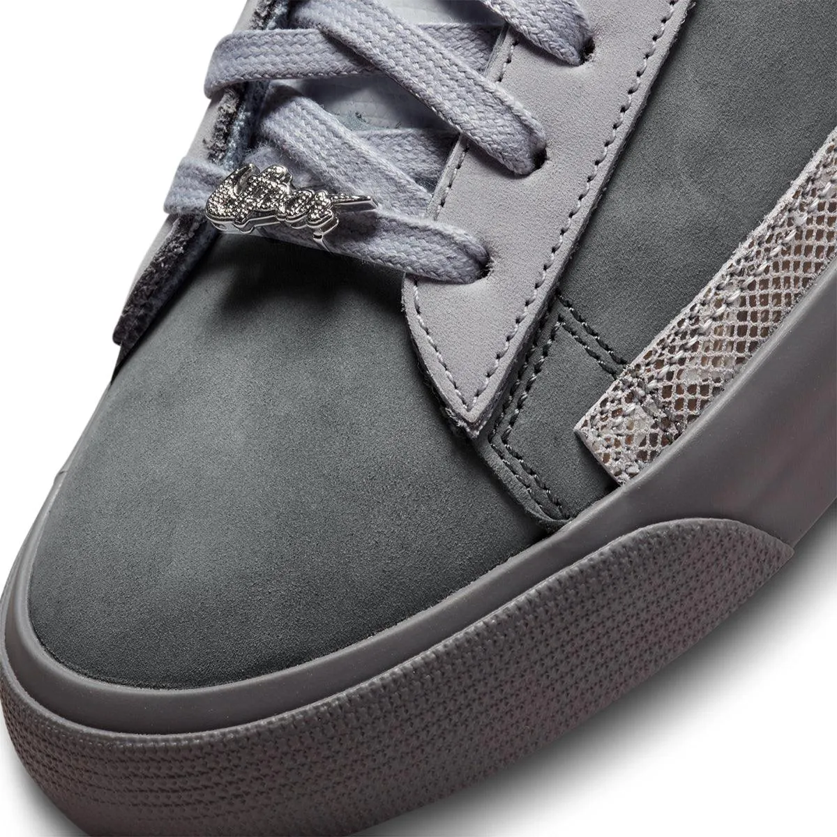 '  FPAR SB Zoom Blazer Low 'Cool Grey'