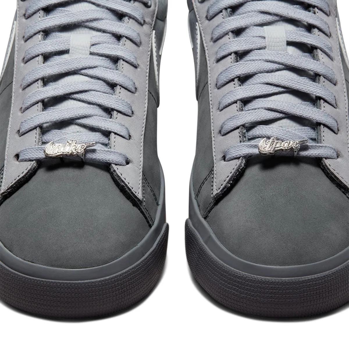'  FPAR SB Zoom Blazer Low 'Cool Grey'