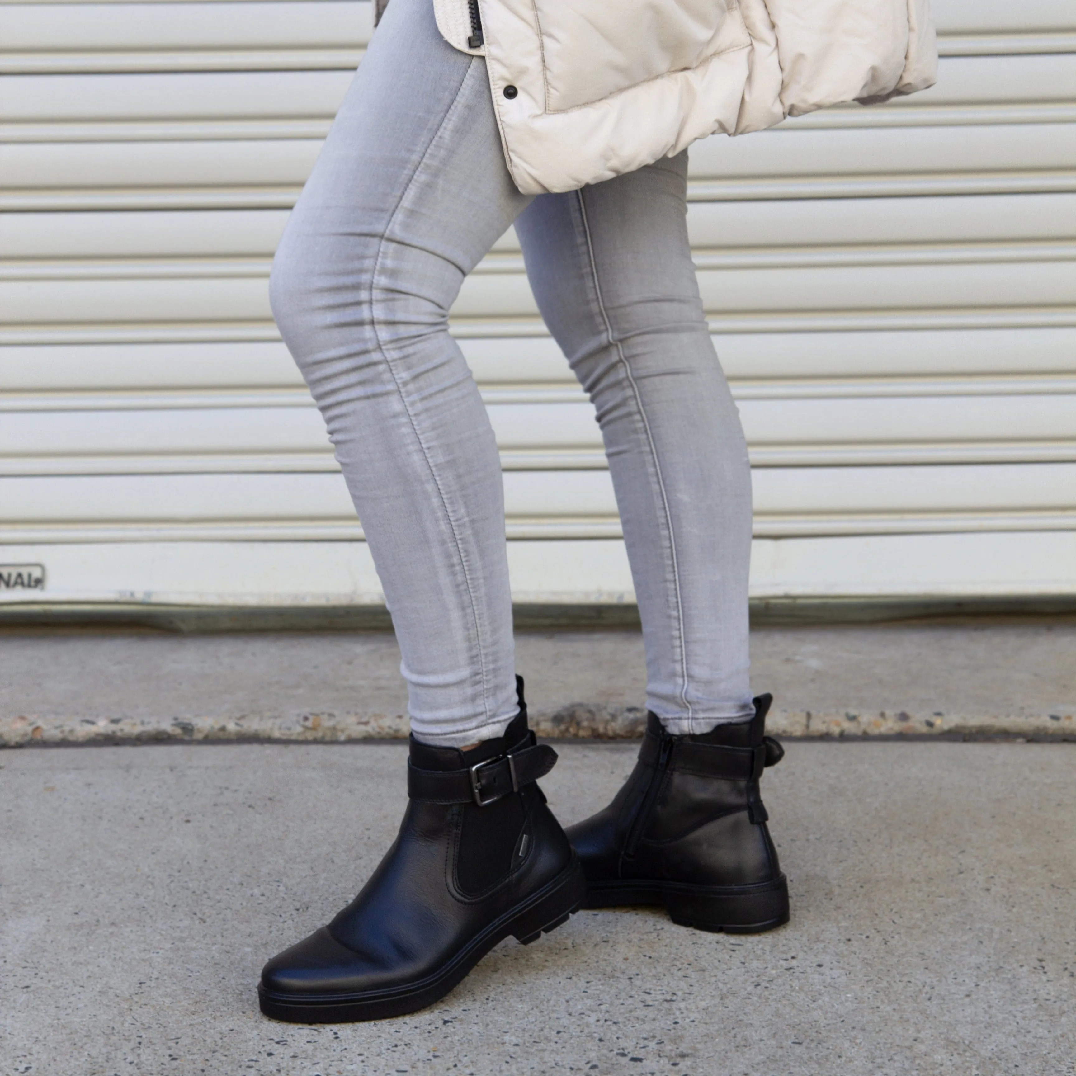 192 BLACK