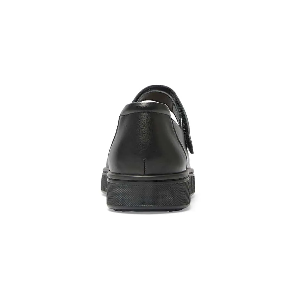 Albany Flat in Black On Black Leather
