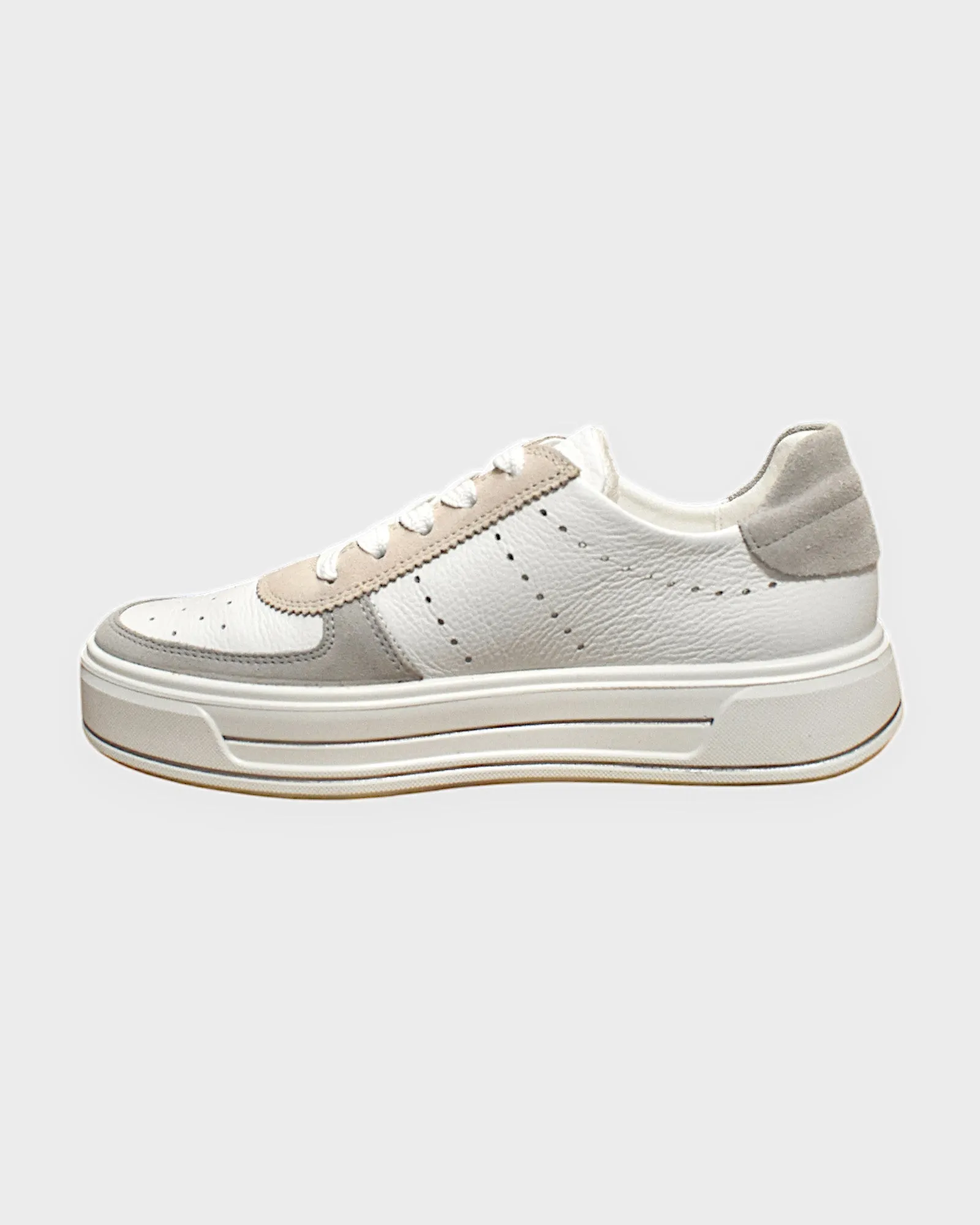 Ara 04H Size 6 only