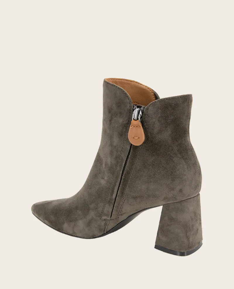 GENTLE SOULS - Danbury Suede Double Gore Heel Boot