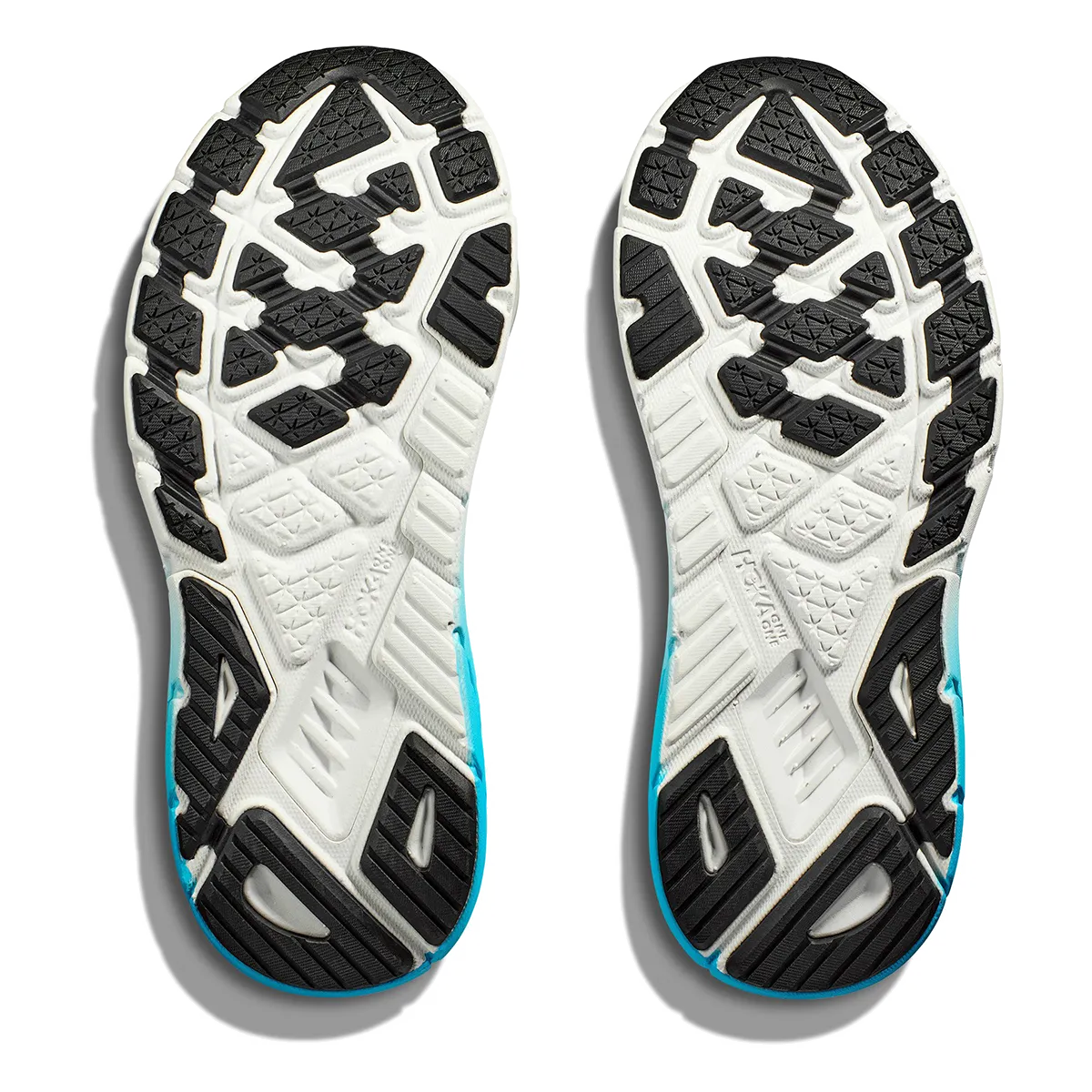 Hoka Arahi 7 - Blanc de Blanc - Swim Day