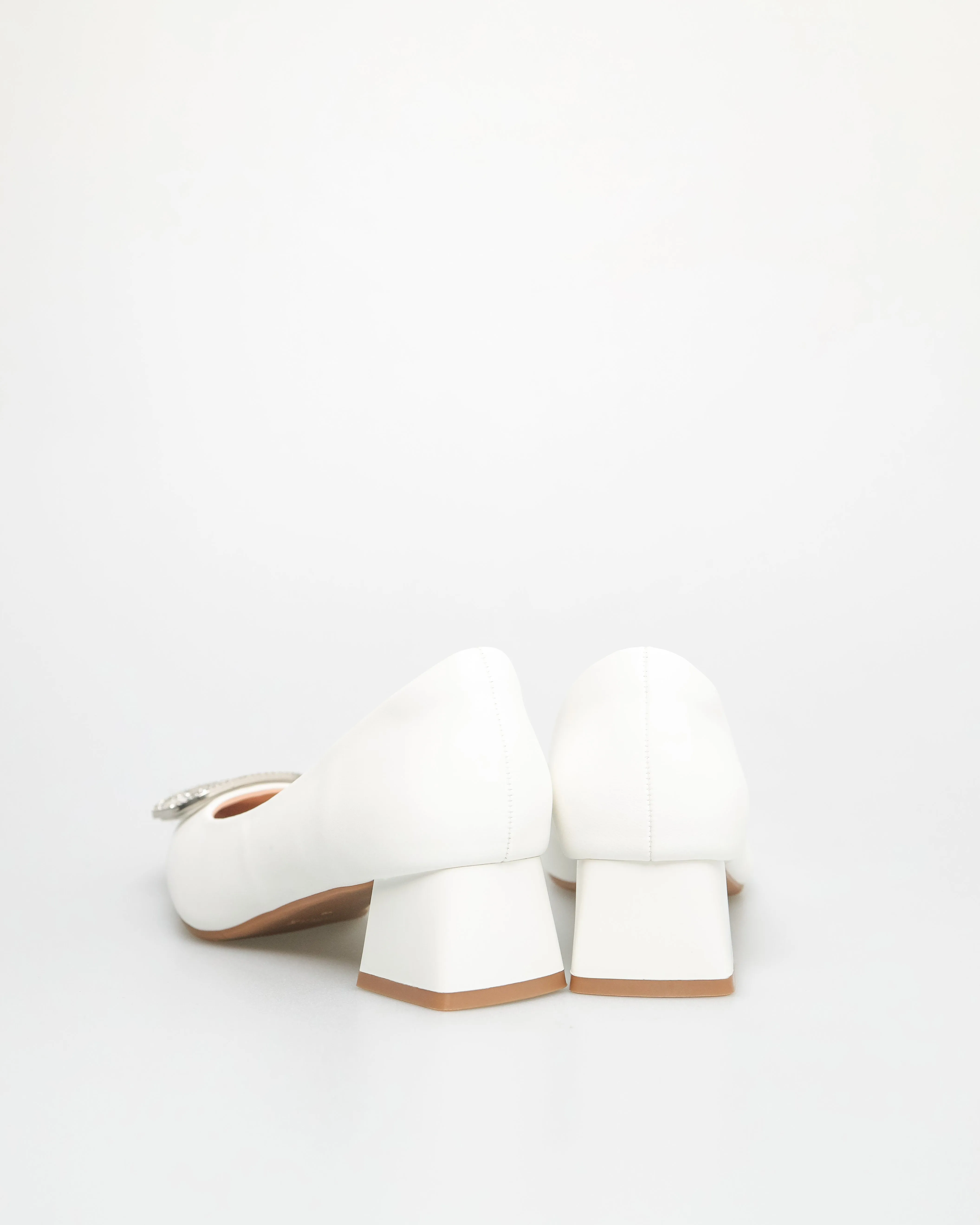 Tomaz YX172 Ladies Pointy Gemstone Heels