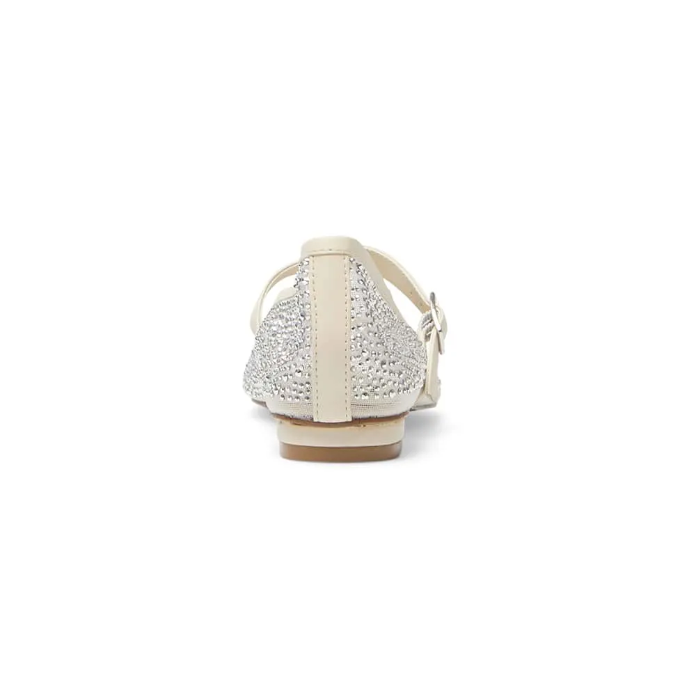 Topaz Flat in Ivory Smooth