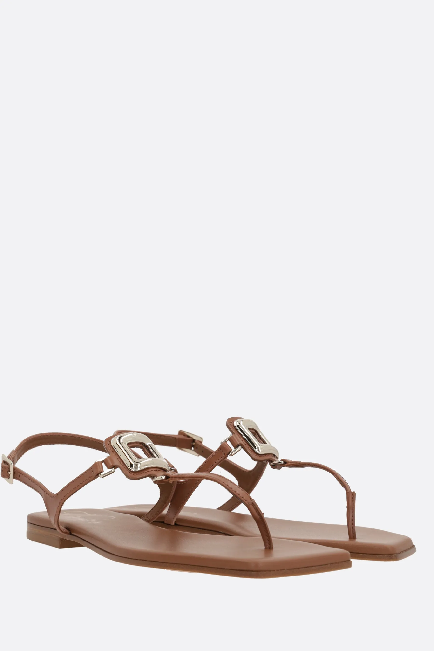 Viv' by the Sea thong sandals in smooth leather